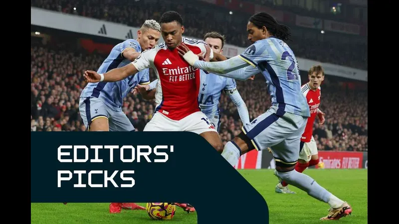 Cầu thủ của Tegevajaro Miyazaki vượt qua hậu vệ Kagoshima Utd trong trận đấu